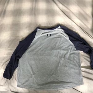 Quarter sleeve under armour shirt